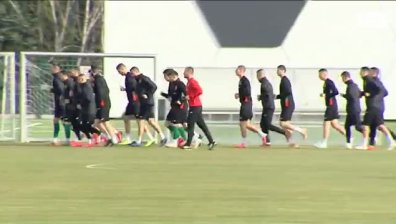 Националите може да играят баража с Унгария пред празни трибуни