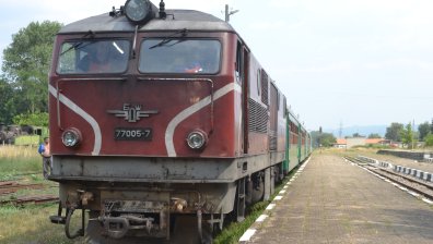 Теснолинейка блъсна човек край Велинград