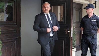 Демерджиев: Прокуратурата да действа бързо за обществените поръчки за мантинели