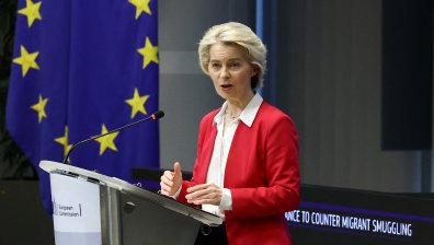Фон дер Лайен каза докога руските активи ще останат замразени