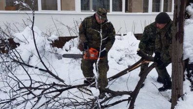 Военни и тежка техника помагат за овладяване на усложнената обстановка