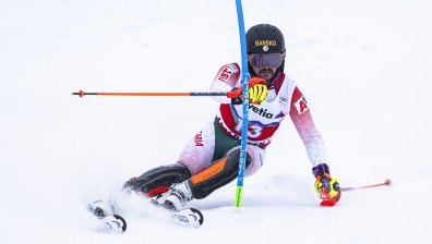 Алберт Попов летеше по пистата, но падна и не се класира за втория манш