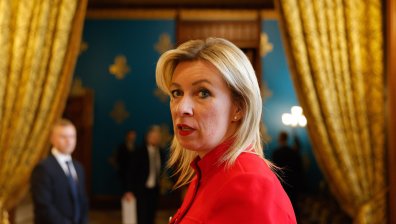 Захарова: Защо направо не откраднахме и хартиените карти от самолета на Фон дер Лайен