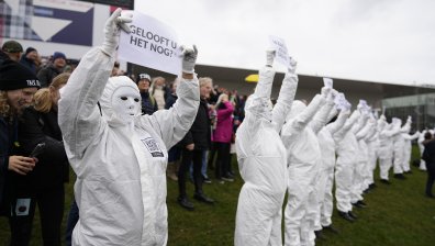Франция и Италия с нови правила за ваксинираните, Амстердам на бунт срещу мерките