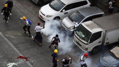 33 убити в 30-тия ден на протести в Мианмар