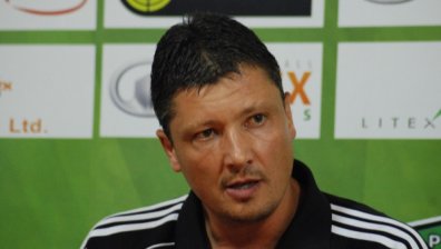 Любо Пенев ще е начело на националния още две години
