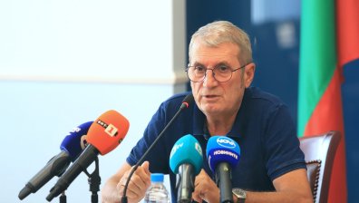 Министър Хинков: За мен беше очаквано Мустафа Емин да си подаде оставката