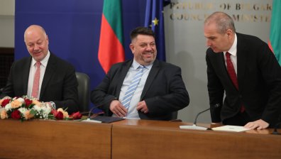 Ще плати ли с оставка за посещението си в Китай Атанас Зафиров (ВИДЕО)