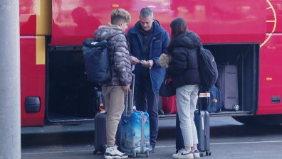 По празниците автобусите - пълни, на 31 декември отпадат курсове след 17 ч.