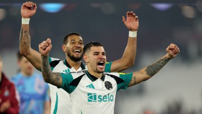 "Нюкасъл" подгони Топ 4 след победа над "Уест Хям" в Лондон