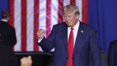 Мъск връща профила на Тръмп в Twitter: Глас народен - глас Божи!