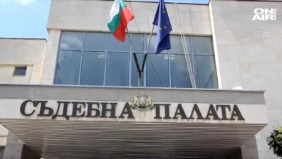ДДС измамите на четиримата задържани били на стойност от 300 хиляди лева