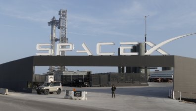 SpaceX обсъжда мегасделка за $200 млрд.
