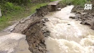 "Водата дойде и заля всичко": Ребърково и Люти дол са откъснати от света