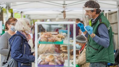 Малкият бизнес загива, купуваме нищожни количества от скъпите продукти