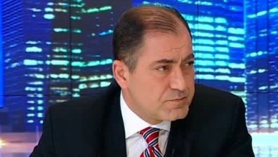С.Гьокче: Заедно съюзниците от НАТО ще решат кои страни да помагат на България във въздушната охрана