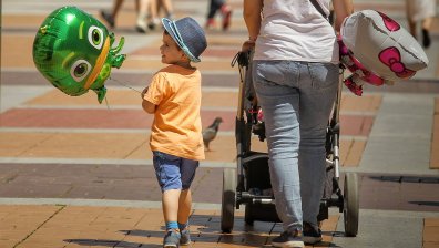 Депутатите определиха по-високи месечните помощи за деца и за раждане през 2024 г.