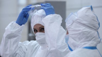 Кабинетът отпусна още 83 млн. за медиците на първа линия