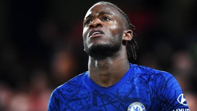 "Челси" преподписа с нападателя Батшуай и го преотстъпи на "Бешикташ"