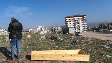 Земетресението в Турция върна страха у хората, някои скачали от балконите си