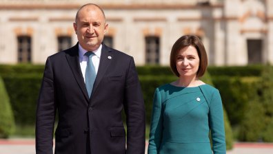Радев потвърди пред Санду подкрепата на България за евроинтеграцията на Молдова