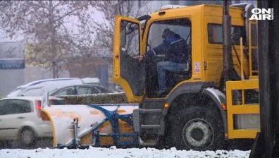 Студ, сняг... 107 снегорина са чистили столичните улици