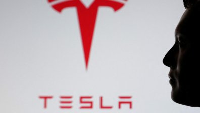 Удар за милиони: Как крадци опразниха склад за батерии на Tesla