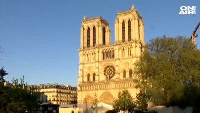Година след опустошителния пожар: Камбаната на Нотр Дам отново заби (+ВИДЕО)