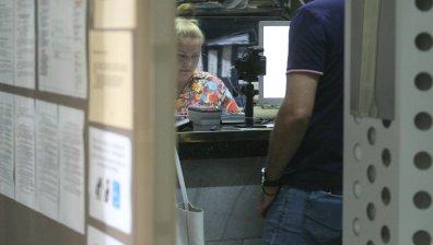 Системите на МВР и КАТ се сринаха, извиха се опашки от чакащи по гишета