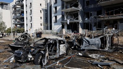 Израел атакува център за разработване на ядрени оръжия в Иран