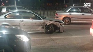 Дрогиран шофьор предизвика зрелищна катастрофа в Пловдив