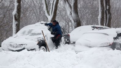 Хиляди канадци без ток заради снежна буря