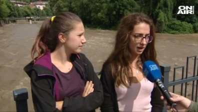 Спасиха 15 тийнейджъри от буйните води в Тетевенско