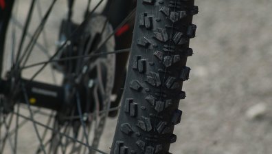 Кола помете 10-годишно дете с колело в Луковит