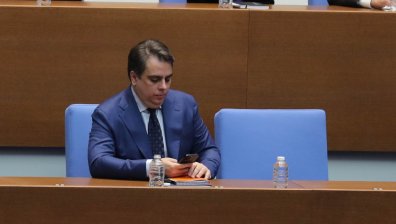Асен Василев: В правителствената сметка има 10 млрд. лв. Не подценявам вота