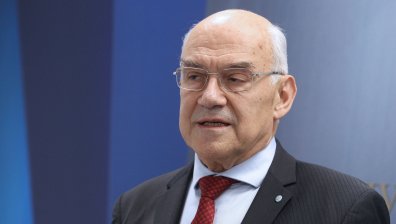 Шефът на КЕВР каза какво ще стане с цените на тока, парното и топлата вода от 1 юли