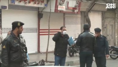Издирват затрупани хора в рухналия търговски център в Техеран
