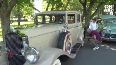 Над 150 уникални коли на ретро парада в Бургас