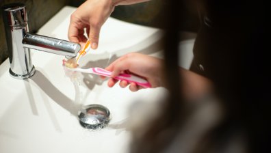 Кои са грешките, които не трябва да допускаме при миене на зъбите?