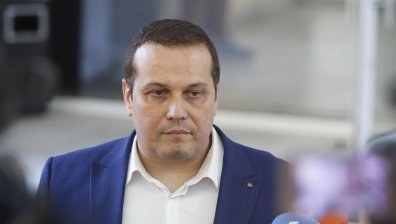 Съдът остави в ареста бащата и сина, обвинени в незаконна търговия с лекарства