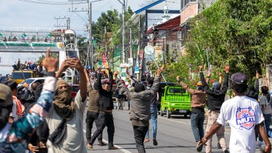 Стрелба и 3 жертви белязаха исторически вот във Филипините