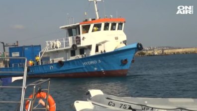 Борисов инспектира източването на мазута от потъналия край Созопол кораб