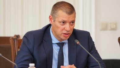 НС прие оставката на Антон Славчев като шеф на КОНПИ