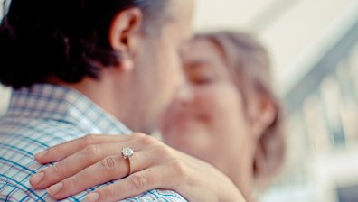 Проучване: Годежният пръстен да не струва повече от 2 месечни заплати!