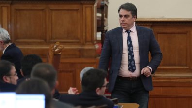 Начинът на гласуване скара депутатите преди Коледа: Отвориха ли портата за манипулации?