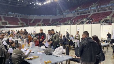 Среднощни изборни драми: Грешни и глътнати от принтер протоколи, неочаквани рокади