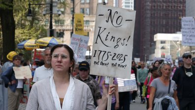 Хиляди американци излязоха на протест срещу правителството на Доналд Тръмп