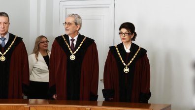 Атанасова и Белазелков положиха клетва в отсъствието на президента Радев