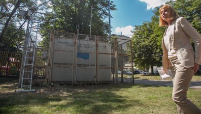 Фандъкова инспектира нова станция за чистотата на въздуха