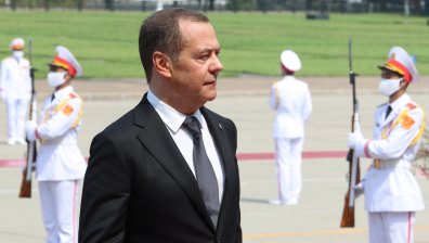 Медведев към Украйна: Очаква ви съдбата на Ирак, Либия и Сирия